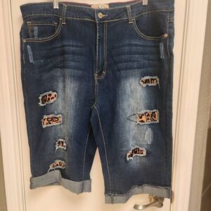 Lucky & Blessed Blue Denim Long Shorts with Animal Print Detail Size 22 (5114)